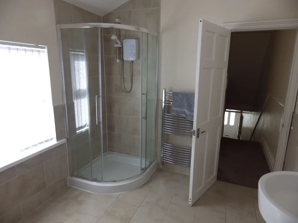 Shower Room Photo in Manchester